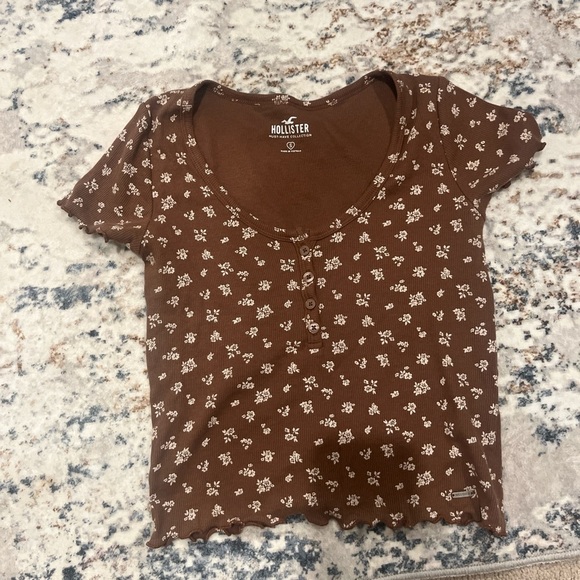 Hollister Tops - Hollister Cropped Brown Floral Top